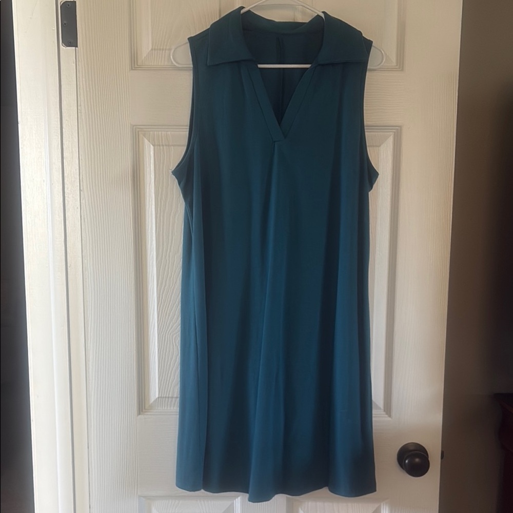 Sleeveless Teal V‑Neck Shift Dress